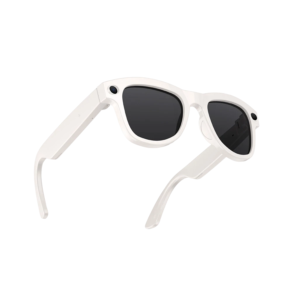 M01 White
